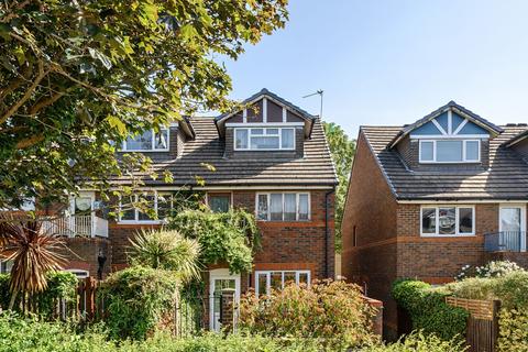 Sycamore Grove, Anerley, London, SE20