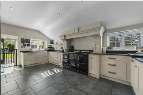 4 bedroom farm house for sale, Mill Road, Halstead, CO9