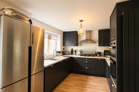 4 bedroom end of terrace house for sale, St. Matthews Avenue, Burntwood, WS7 9EW
