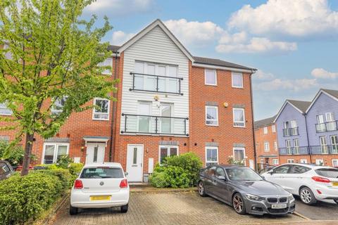 4 bedroom terraced house for sale, 32 Edgeworth Close, , Slough
