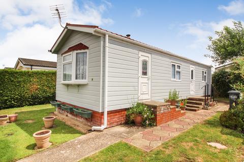 1 bedroom park home for sale, Laburnham Avenue, Bedford MK45