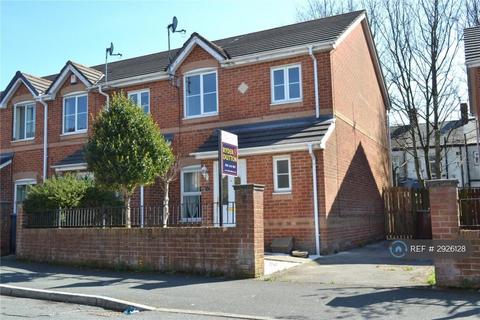3 bedroom end of terrace house to rent, Nepaul Road, Manchester, M9