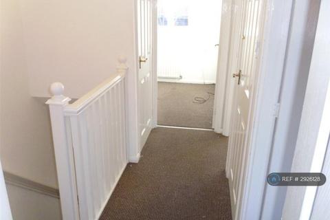 3 bedroom end of terrace house to rent, Nepaul Road, Manchester, M9