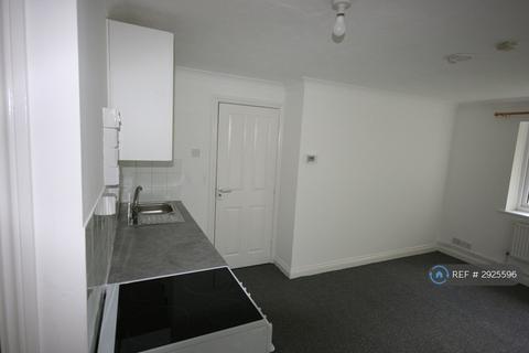 Studio to rent, Violet Close, Bedford, MK42