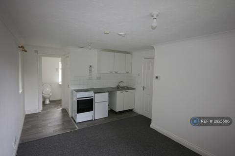 Studio to rent, Violet Close, Bedford, MK42