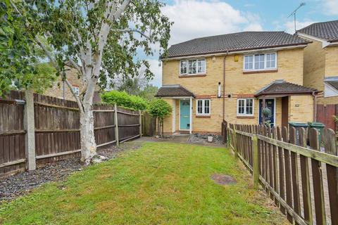 2 bedroom semi-detached house to rent, Thompson Way, Rickmansworth, WD3