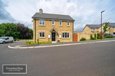 3 bedroom detached house for sale, Woodlark Close, Buxton