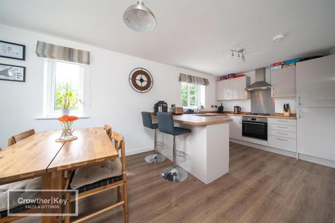 3 bedroom detached house for sale, Woodlark Close, Buxton