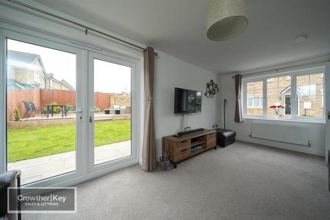 3 bedroom detached house for sale, Woodlark Close, Buxton