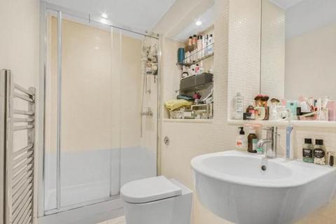 2 bedroom apartment to rent, Wharfside Point South, Preston Road, Blackwall, Canary Wharf, E14 9EL