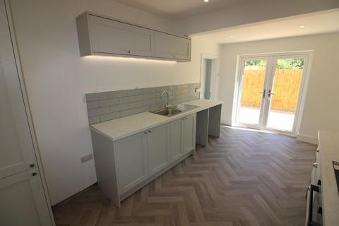 2 bedroom detached house to rent, Bletchley, Milton Keynes MK2
