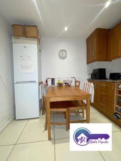 1 bedroom in a flat share to rent, Lonodn E14