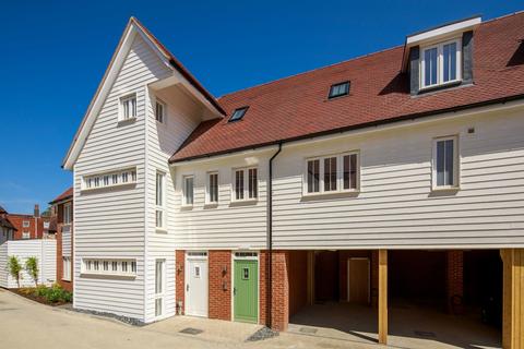 undefined, Duplex Apartment - Wilkes Field