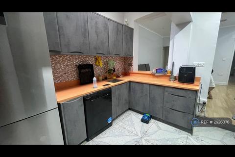 3 bedroom terraced house to rent, Empress Road, Gravesend, DA12