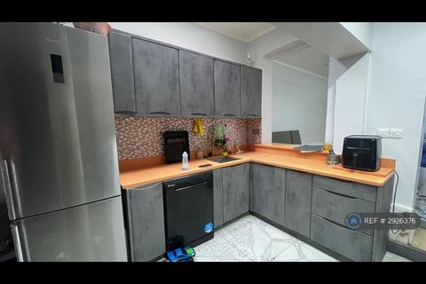 3 bedroom terraced house to rent, Empress Road, Gravesend, DA12
