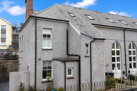 3 bedroom end of terrace house to rent, Castle Street, Launceston, Cornwall, PL15