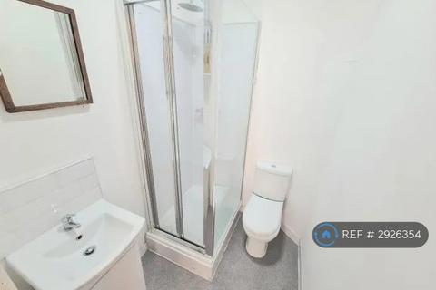 2 bedroom flat to rent, Otago Street, Glasgow, G12