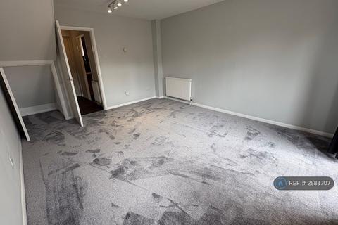 2 bedroom terraced house to rent, Robertson Close, Broxbourne, EN10