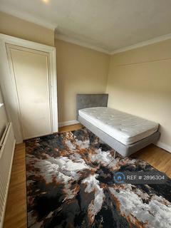 1 bedroom in a house share to rent, Wickham Lane, London, SE2