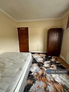 1 bedroom in a house share to rent, Wickham Lane, London, SE2