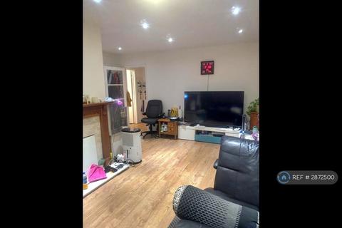 2 bedroom maisonette to rent, Grosvenor Court, Slough, SL1