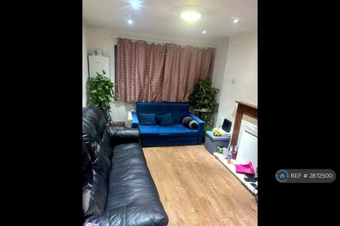 2 bedroom maisonette to rent, Grosvenor Court, Slough, SL1