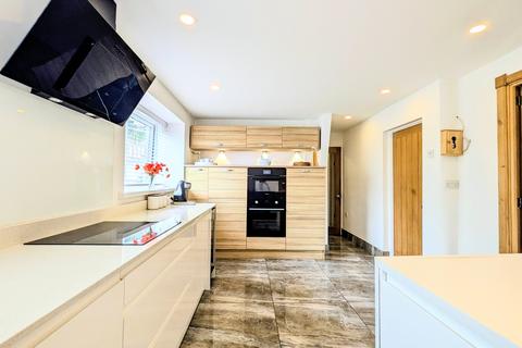 4 bedroom detached house for sale, Park Lane, Treharris CF46