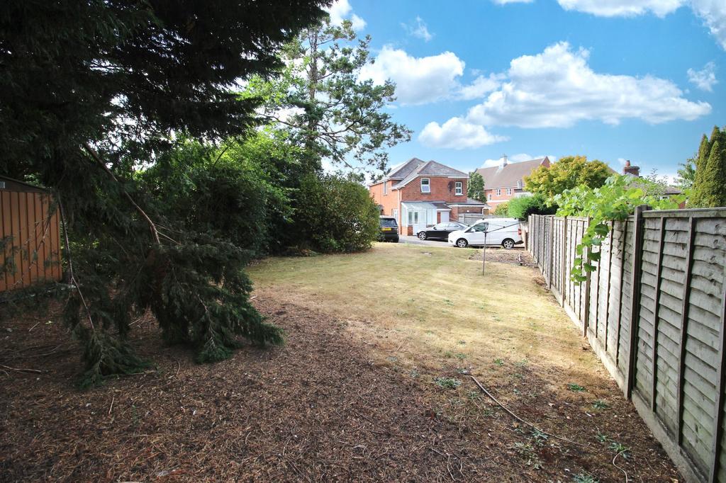 House in Eastleigh, West End - View 4