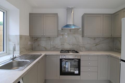 3 bedroom semi-detached house to rent, Isleworth TW7