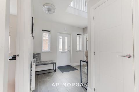 4 bedroom detached house for sale, Burnham Road, Worcestershire B47
