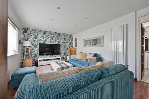 Ilkley Road, Bushey, South Oxhey, WD19