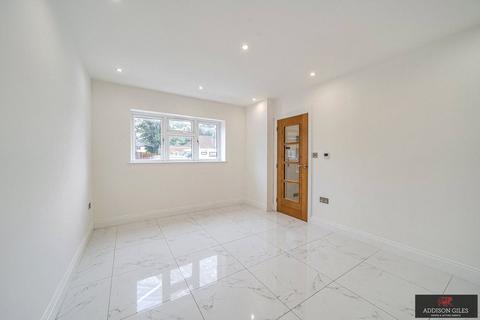 3 bedroom semi-detached house for sale, Hardy Avenue, Ruislip, Greater London, HA4