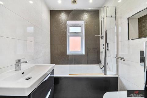 3 bedroom semi-detached house for sale, Hardy Avenue, Ruislip, Greater London, HA4