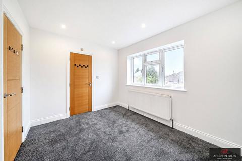 3 bedroom semi-detached house for sale, Hardy Avenue, Ruislip, Greater London, HA4