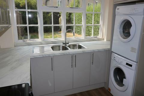 6 bedroom semi-detached house to rent, Sedgwick Street, Cambridge, CB1