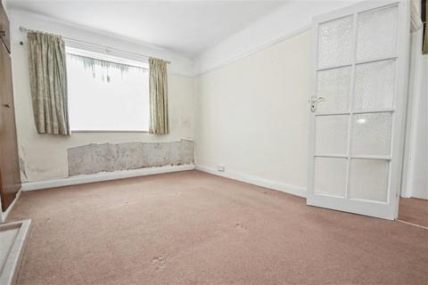 2 bedroom ground floor flat for sale, Princess Road, POOLE