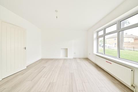3 bedroom flat for sale, Churchbury Lane, Enfield, EN1