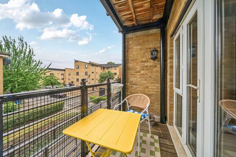 1 bedroom flat for sale, St. Georges Way, London, SE15