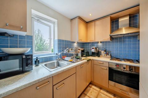 1 bedroom flat for sale, St. Georges Way, London, SE15