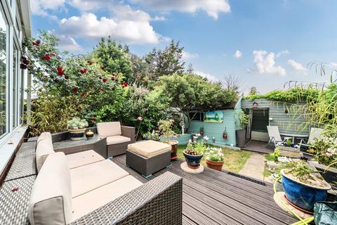 2 bedroom terraced house for sale, Aldersgrove Avenue, London