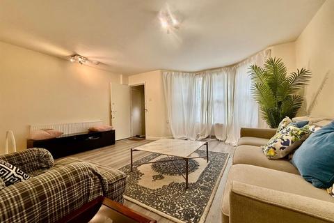 2 bedroom flat to rent, Kilburn Park Road, Carlton Vale