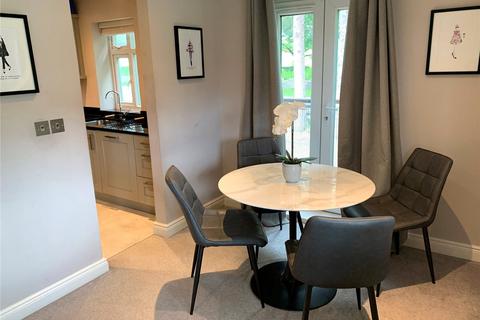 2 bedroom flat for sale, Buxton Road West, Disley, Stockport, Cheshire, SK12