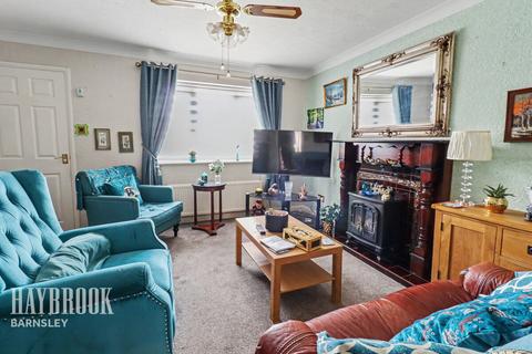 2 bedroom semi-detached house for sale, Harvest Close, Worsbrough
