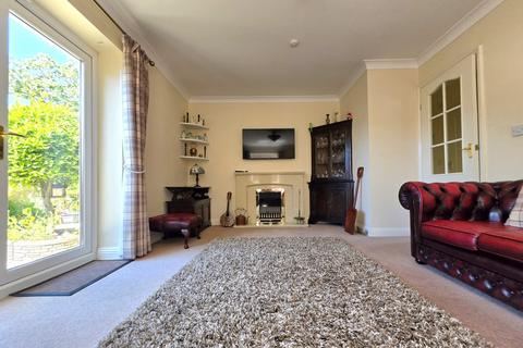 2 bedroom bungalow for sale, Berrow Road, Burnham-on-Sea, Somerset, TA8