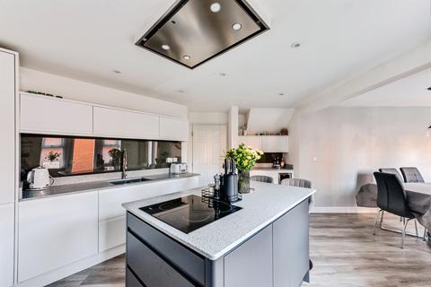 4 bedroom detached house for sale, Mazurek Way, Swindon