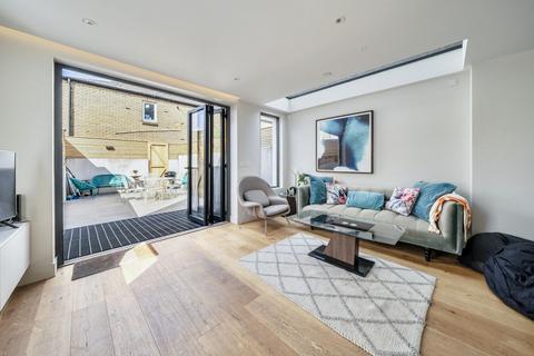 North Street, London SW4
