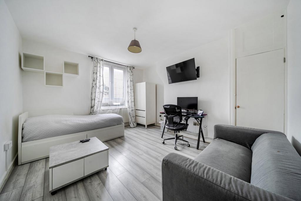 Bedroom/Reception