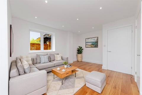 3 bedroom semi-detached house for sale, Hardwicke Place, London Colney