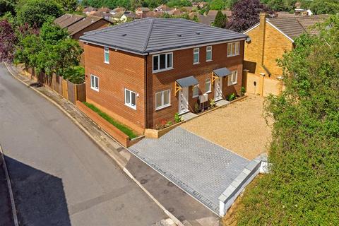 3 bedroom semi-detached house for sale, Hardwicke Place, London Colney