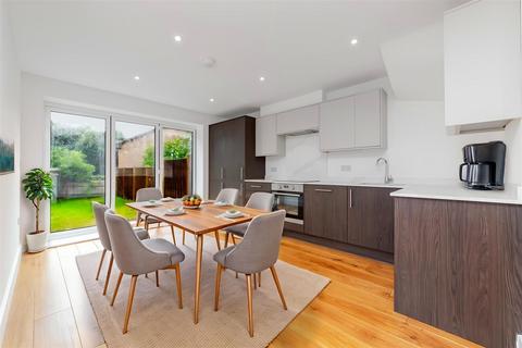 3 bedroom semi-detached house for sale, Hardwicke Place, London Colney